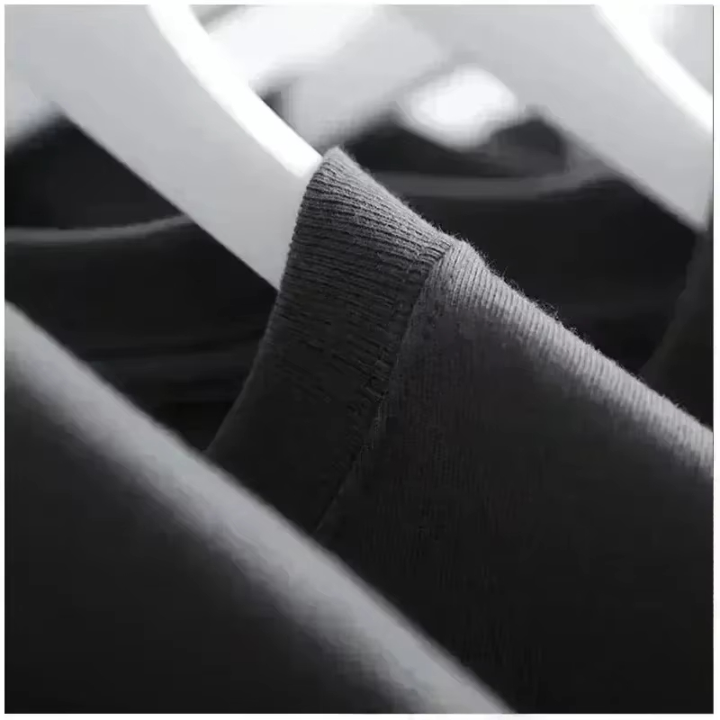 تي شيرت كلاسيكي بشعار العلامة  - مراجعة Streetwear Brand Logos وسعره